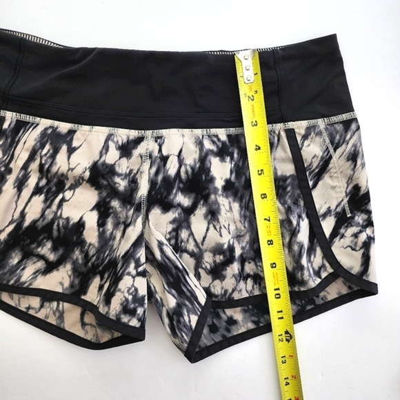 Lululemon Run Times Short Great Granite Black Mojave Tan Stretch 4" Inseam Sz 6 - Picture 13 of 15
